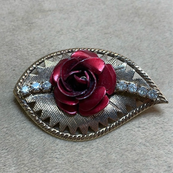 Vintage Rose and Leaf Brooch - Picture 1 of 5